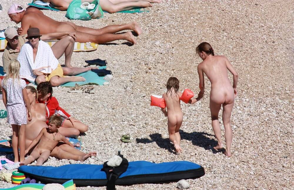 [NWoDL] Orange Floaty Safety First Naturist pics